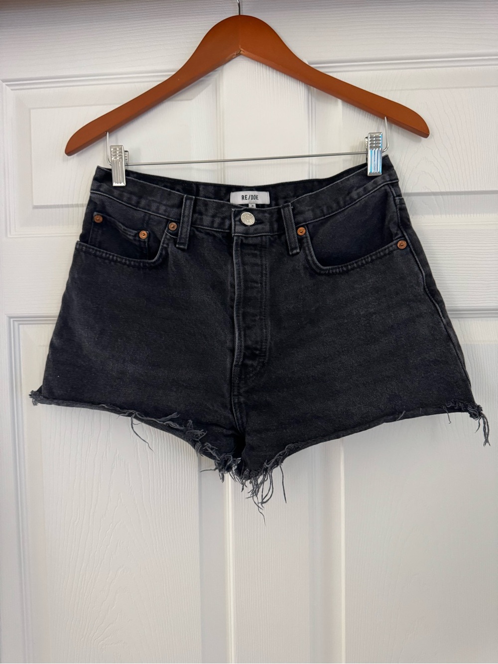 RE/DONE Originals High-Rise 50s Cutoff Denim Shorts Washed Black 28